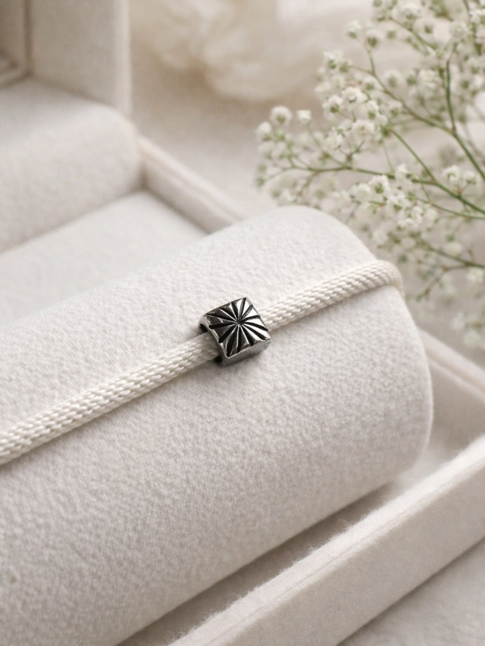 Pandora RETIRED Sunburst Sterling Silver Clip Charm 790210